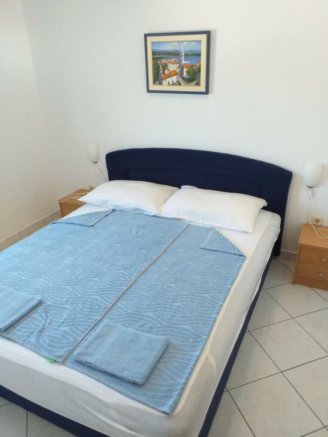 Apartments Vila Ana Vir Extérieur photo